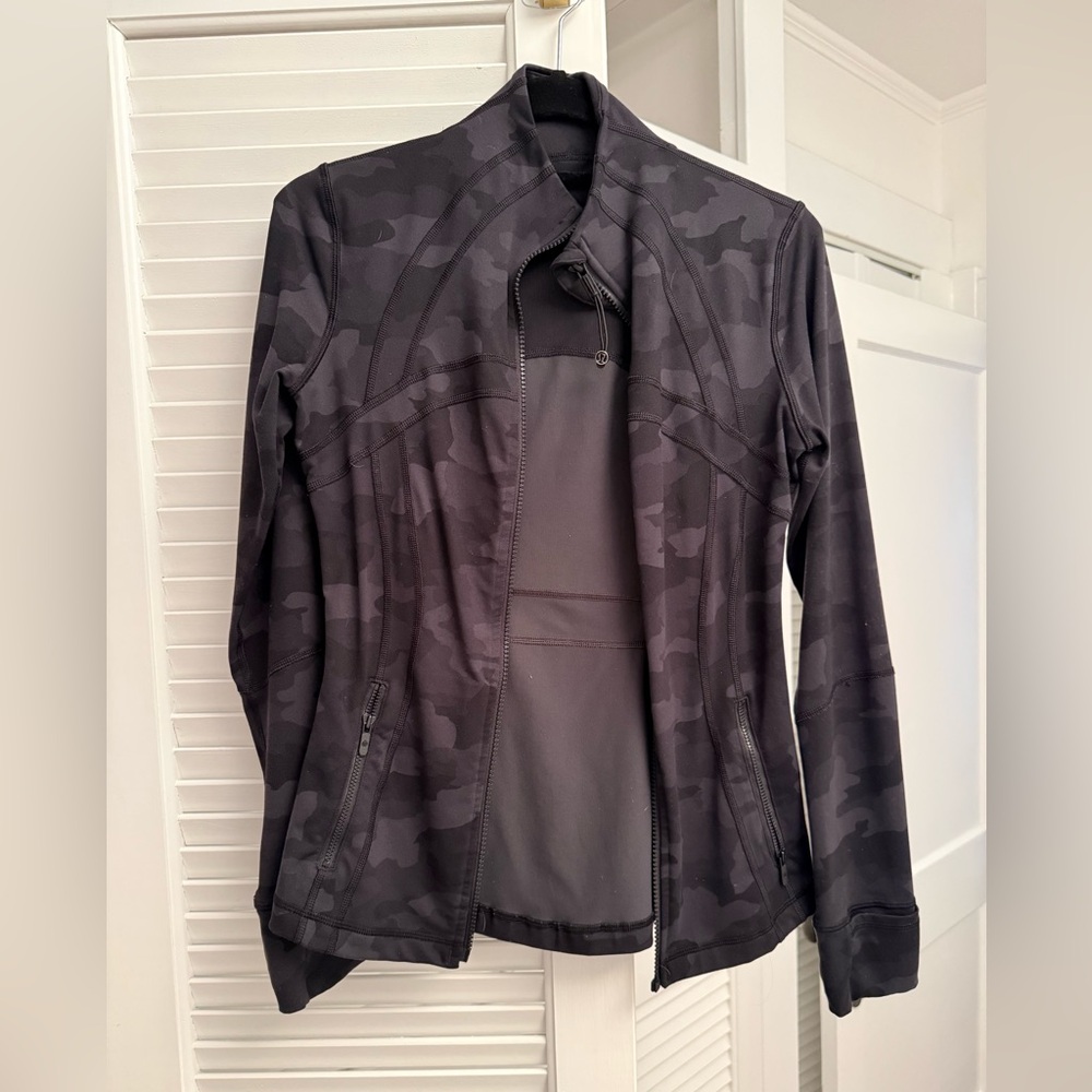 Lululemon Women's Black Camo Active Jacket